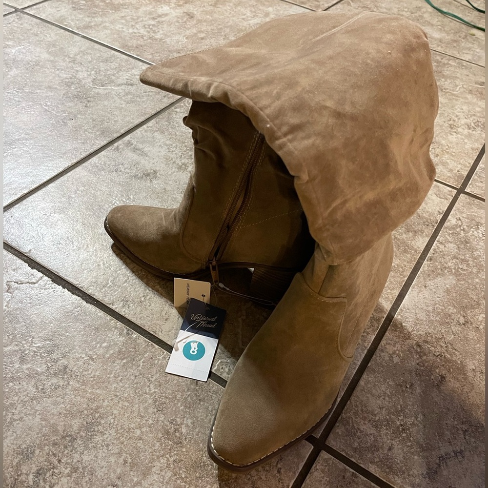 NWT Universal Thread Boots size 8 (taupe)